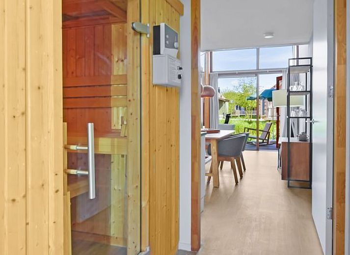 Guest house 670847 - Bungalow Groene hart - De Reeuwijkse Plassen | 2-persoons waterwoning | 2L