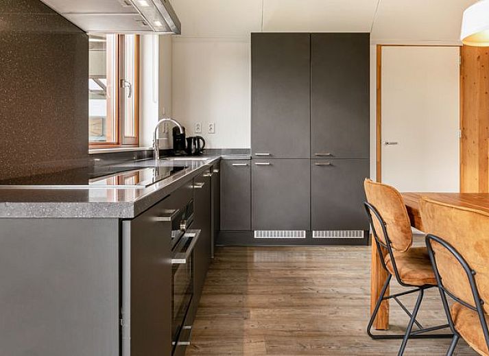Unterkunft 670852 - Bungalow Groene hart - De Reeuwijkse Plassen | 12-persoons waterwoning | 12C