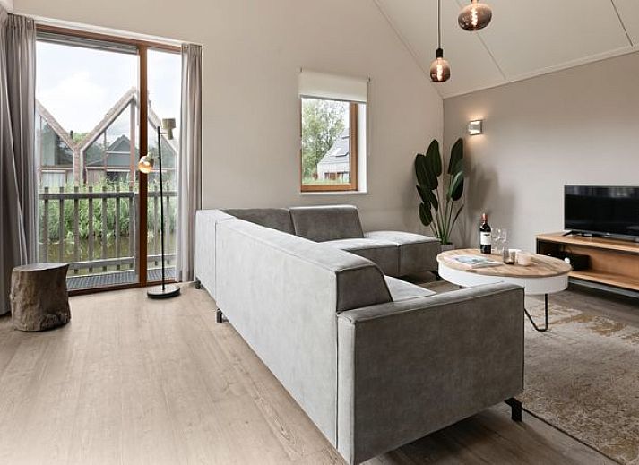 Guest house 670856 - Bungalow Groene hart - De Reeuwijkse Plassen | 6-persoons waterwoning | 6C2