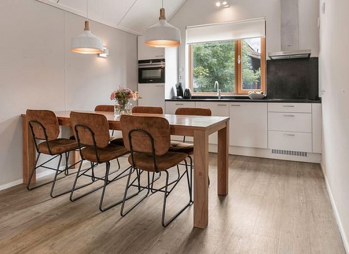 Guest house 670856 - Bungalow Groene hart - De Reeuwijkse Plassen | 6-persoons waterwoning | 6C2