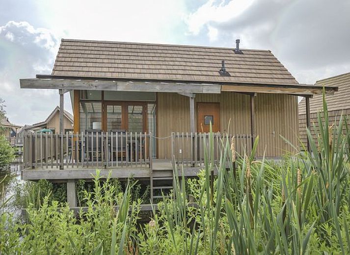 Guest house 670856 - Bungalow Groene hart - De Reeuwijkse Plassen | 6-persoons waterwoning | 6C2