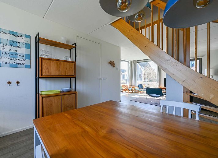 Detached house in Reeuwijk, vacation home in Green Heart, South Holland with spacious garden and terrace.