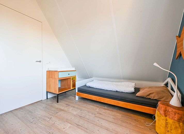 Vacation home in Reeuwijk, Green Heart, South Holland overlooking a quiet pond.