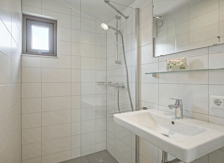 Verblijf 670882 - Bungalow Groene hart - De Reeuwijkse Plassen | 6-persoons waterwoning - Broekvelden