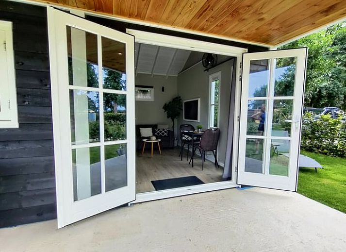 Bike route along meadows near Holiday home in Nieuwveen, Green Heart, South Holland.
