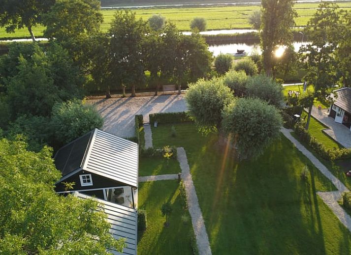 Cozy sitting area in Holiday home in Nieuwveen, Green Heart, South Holland.
