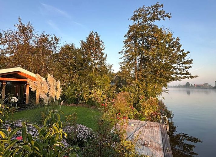 Ferienhaus in Alphen aan den Rijn, direkt am Wasser im Gruenen Herzen gelegen. Geniessen Sie die ruhige Natur und die friedliche Umgebung.