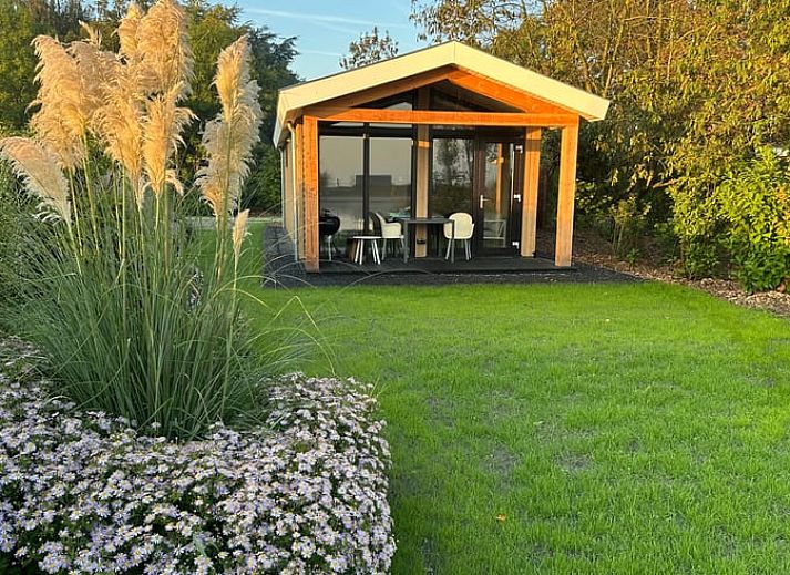 Ferienhaus in Alphen aan den Rijn, direkt am Wasser im Gruenen Herzen gelegen. Geniessen Sie die ruhige Natur und die friedliche Umgebung.