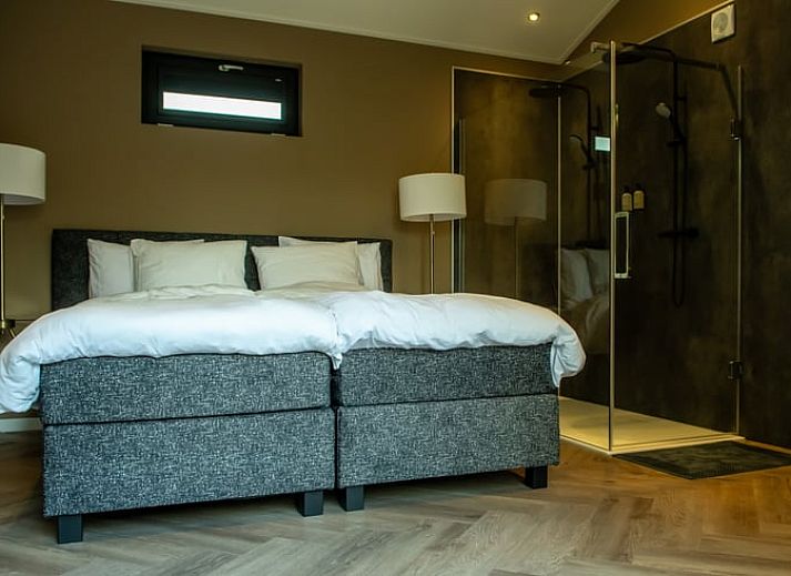 Geniessen Sie die Ruhe am Wasser im Ferienhaus in Alphen aan den Rijn, das im gruenen Herzen von Suedholland liegt.