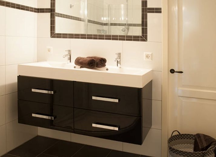 Charmantes Ferienhaus Cottage in Haastrecht, im gruenen Herzen Suedhollands, umgeben von ueppiger Natur.