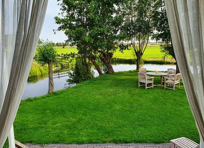 Holzlager im Haus in Haastrecht, Ferienhaus in Suedholland, ideal fuer einen gemuetlichen Abend am Holzofen.