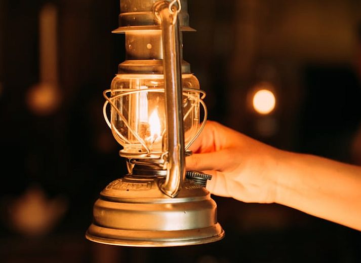 Geniet van het landelijke uitzicht bij Vakantiehuisje in Aarlanderveen, Zuid-Holland. Ontspan aan de picknicktafel te midden van de natuur.