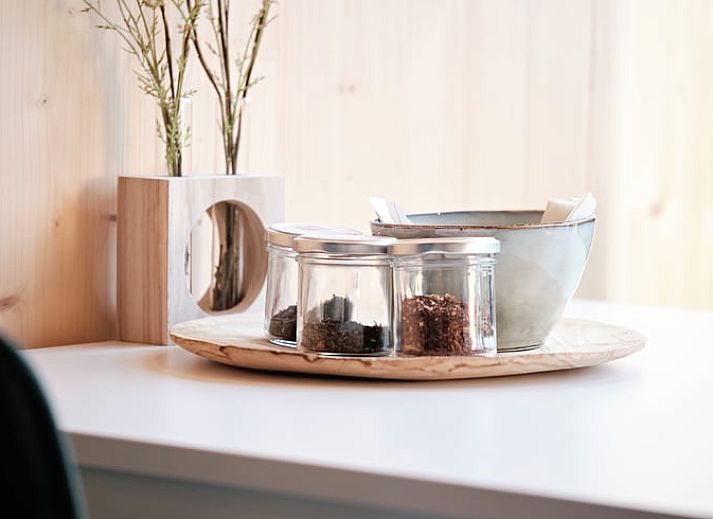 Terrasse von Cottage in Boskoop Ferienhaus mit Blick auf Wasser und Natur, Sued-Holland.
