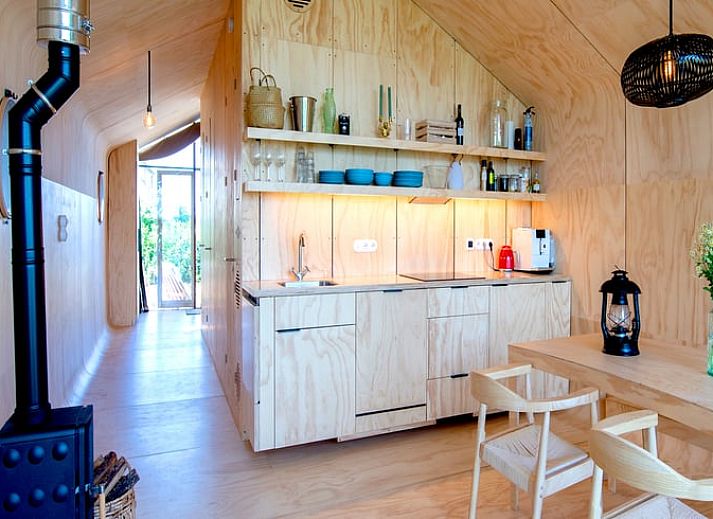 Cottage in Oud Ade with modern veranda in Green Heart, South Holland.