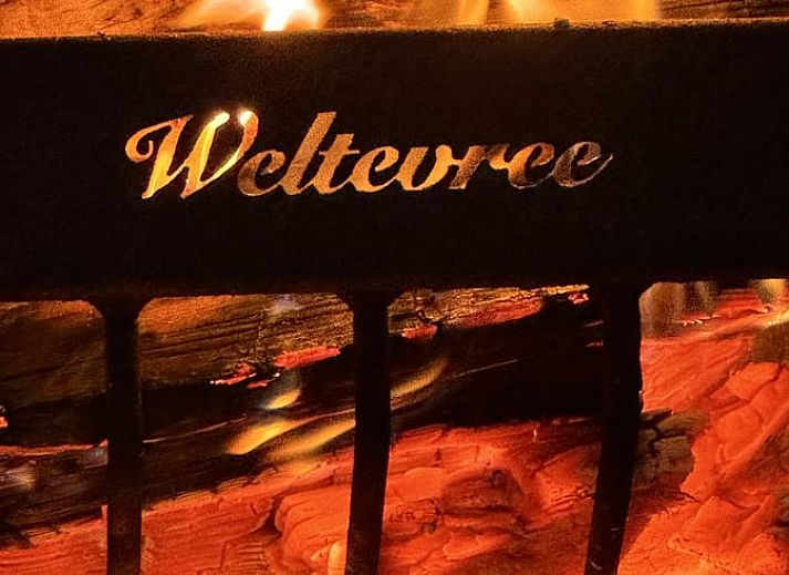 Indoor room with garden view in Holiday home in Oud Ade, Green Heart.