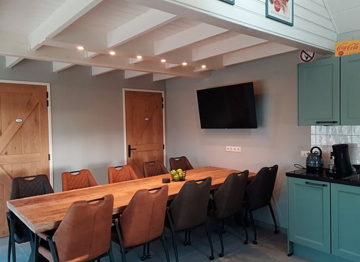 Moderne keuken in Vakantiehuis in Bergambacht, Groene Hart, Zuid-Holland.