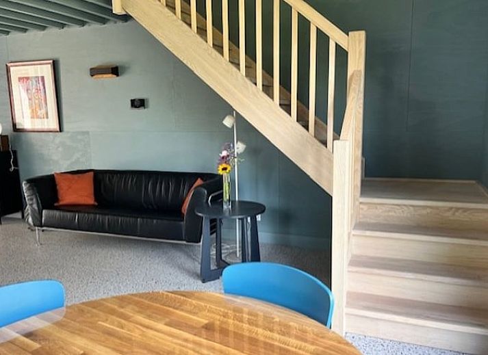 Vacation cottage in North, Green Heart, South Holland with flowering garden and terrace for a relaxing stay in nature.