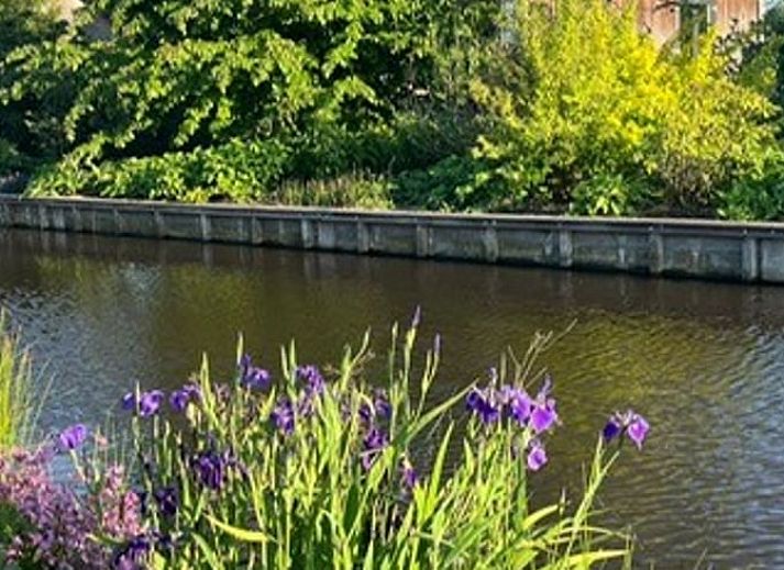 Enjoy the green surroundings at Holiday Home in Noorden, located in the Green Heart of South Holland with beautiful views of nature.