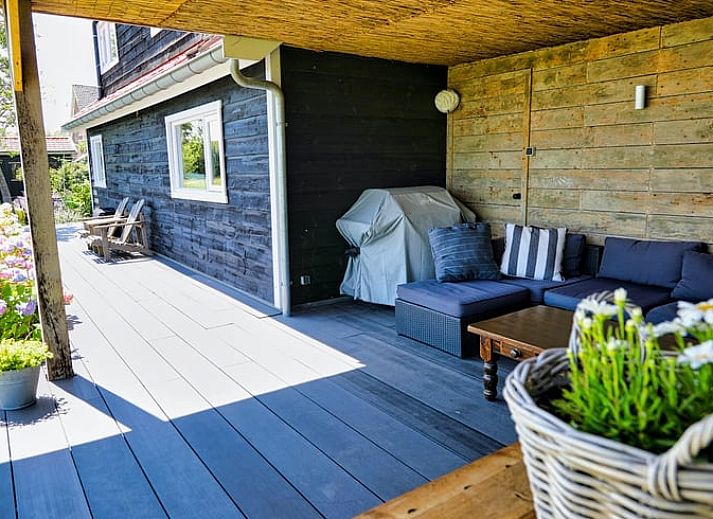 Geniet van het prachtige uitzicht op de groene omgeving vanuit Vakantiehuis in Gouderak, gelegen in het Groene Hart van Zuid-Holland.