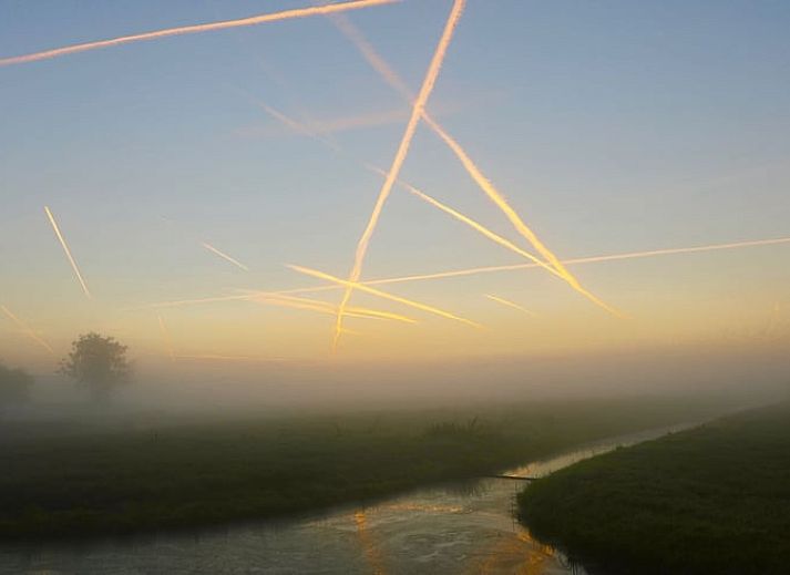 Geniet van een gezellige buitenkeuken bij Vakantiehuis in Gouderak, perfect gelegen in het Groene Hart van Zuid-Holland.