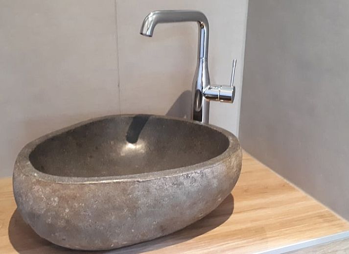 Vacation home in Hazerswoude-Rijndijk, located in the Green Heart of South Holland. Enjoy the charming exterior of this cozy vacation home.