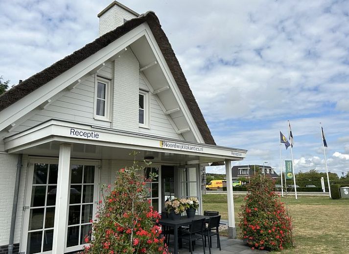 Moderne keuken in Vakantiehuis Stern Comfort, Noordwijk, Noordzeekust, Zuid-Holland.