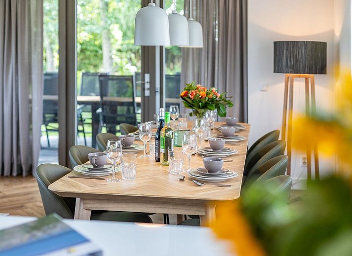 Vacation home Pieper Luxe in Noordwijk, modern exterior with terrace on the North Sea coast in South Holland