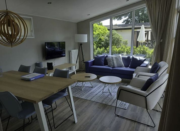 Fietsers genieten van de duinen nabij Vakantiehuis Deluxe 4 personen Sauna in Noordwijk, Zuid-Holland.