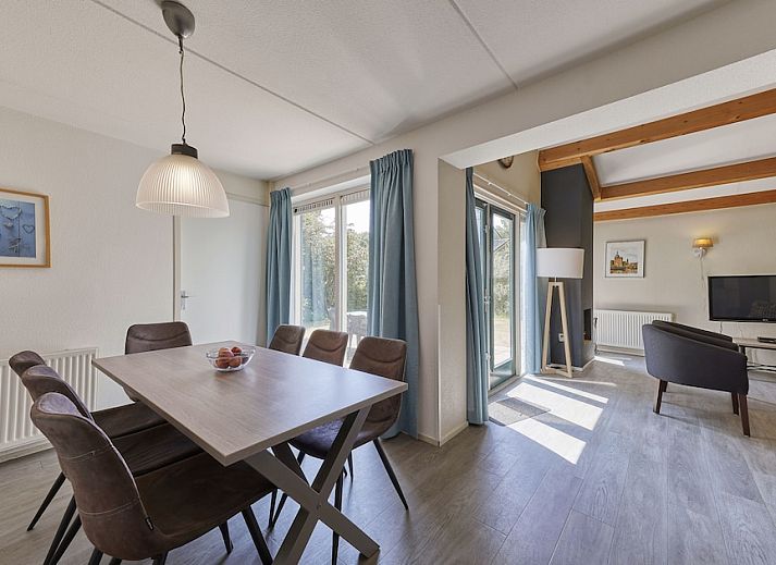 K7A bungalow in Kijkduin with spacious garden and terrace on the North Sea coast, South Holland.