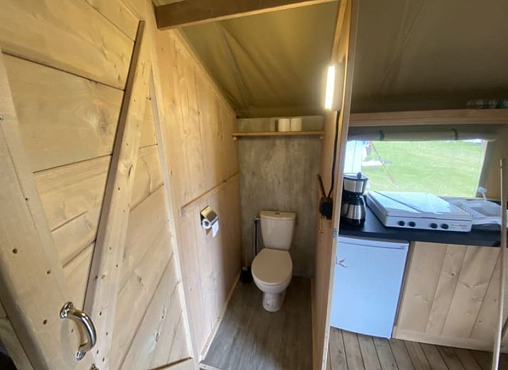 Guest house 681808 - Tent house Noordzeekust - Safaritent + toilet