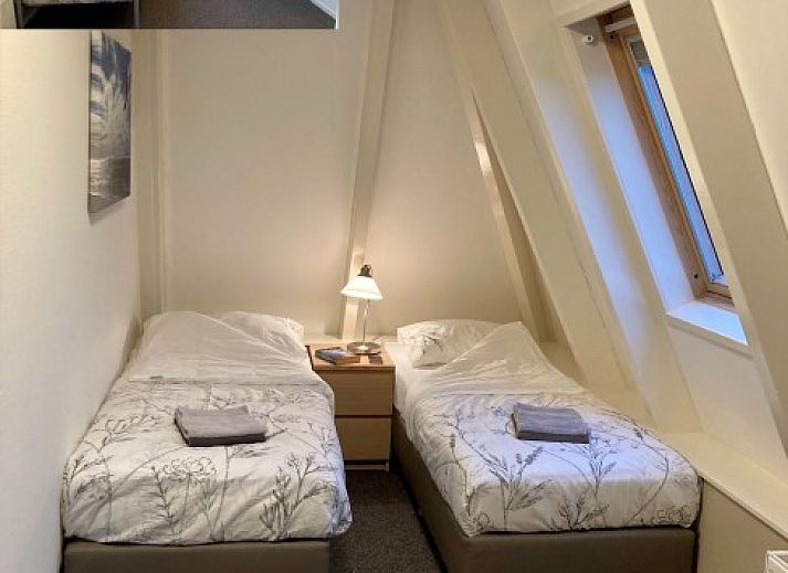 Zonnig terras bij Vakantiehuis nr 23 Bungalowpark Puik en Duin, Noordwijk aan zee, Noordzeekust, Zuid-Holland.