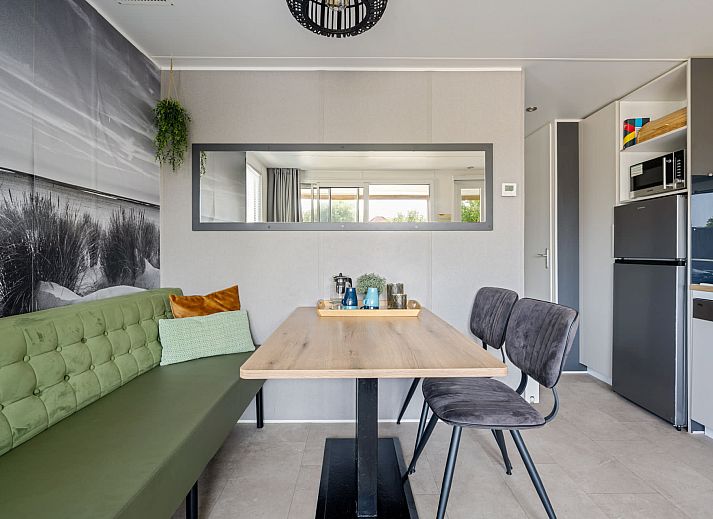 Mobilheim Beachhome in Ouddorp, ein komfortables Mobilheim umgeben von gruener Natur auf Goeree-Overflakkee, Suedholland.