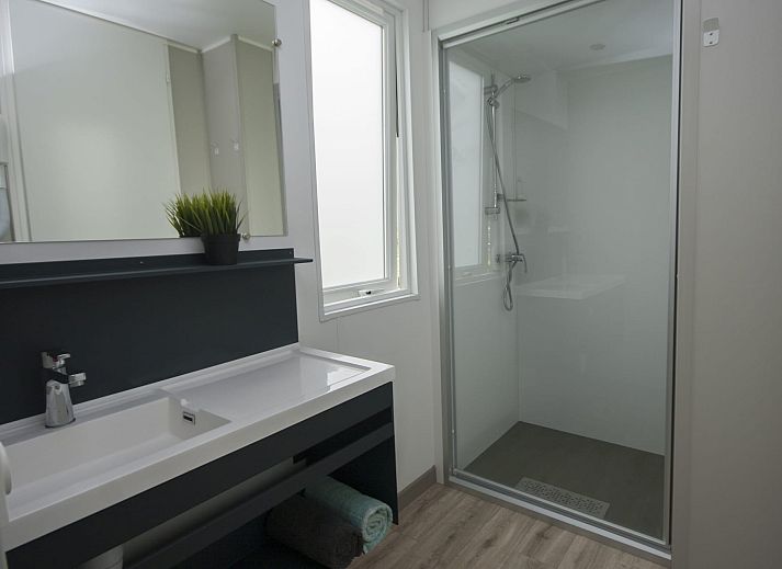 Veranda von Mobil home Beachhome in Ouddorp, ideal zum Entspannen an der frischen Luft von Goeree-Overflakkee, Suedholland.