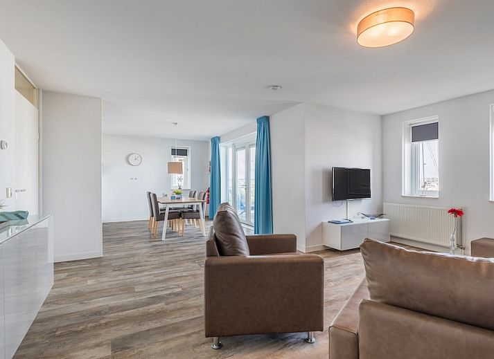 Sfeervolle slaapkamer in appartement CP4 in Hellevoetsluis, Voorne Putten. Comfortabele bedden in een rustige omgeving in Zuid-Holland.