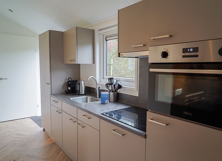 Guest house 690430 - Chalet Voorne Putten/Hoekse waard - Chalet in Hellevoetsluis