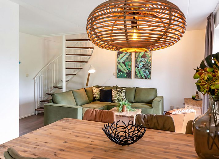 Vacation home Citta Romana in Hellevoetsluis with spacious garden and deck chairs, ideal for relaxation in South Holland.