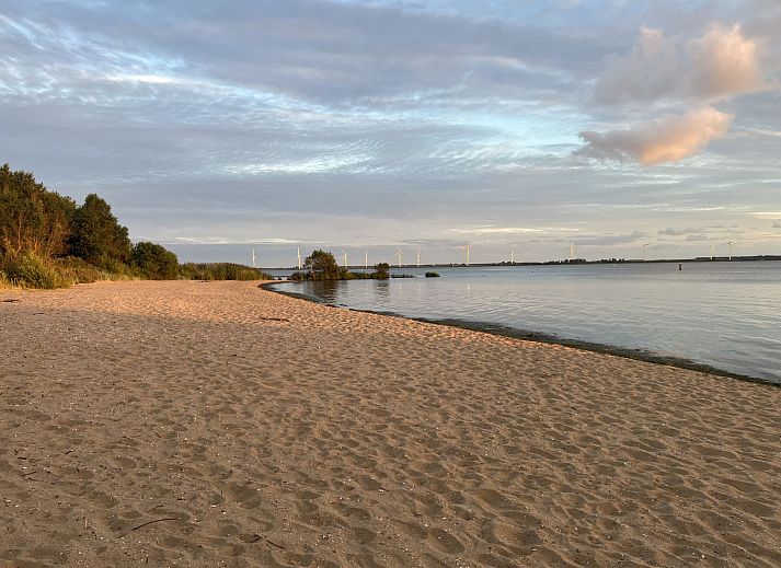 Comfortable bedroom overlooking the garden in Holiday home Citta Romana, Hellevoetsluis, South Holland.