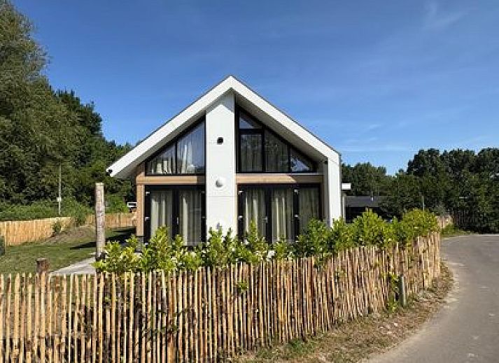 Detached house in Hellevoetsluis, a modern vacation home surrounded by nature in Voorne Putten, South Holland.