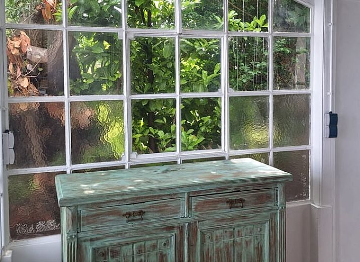 Restful water views from Cottage in Bleiswijk, vacation home in Rotterdam, South Holland.