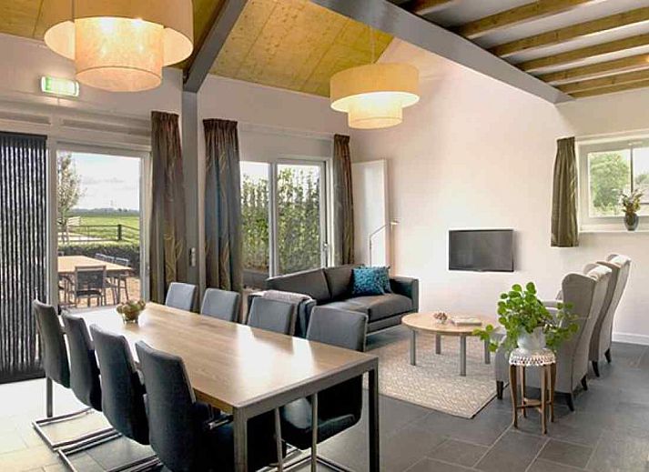 Moderne badkamer in vakantiehuis ZH043, Ouderkerk-aan-den-IJssel, Rotterdam.