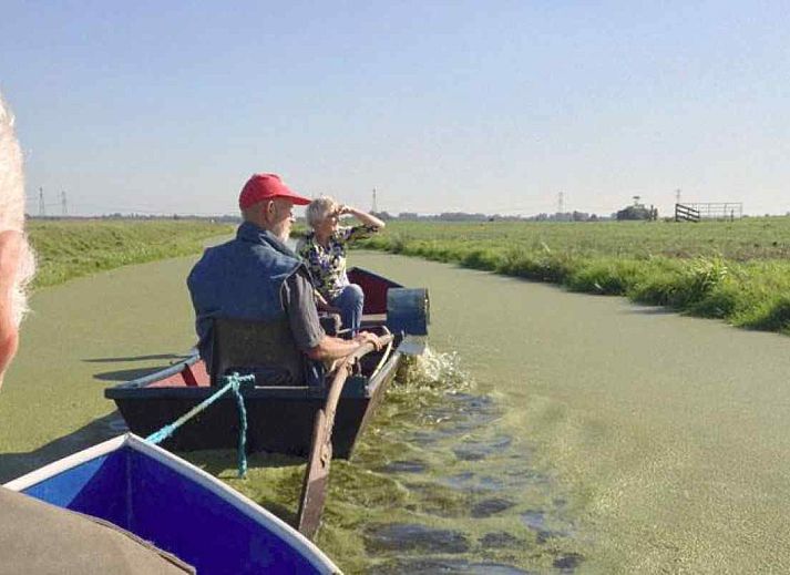 Moderne badkamer in vakantiehuis ZH043, Ouderkerk-aan-den-IJssel, Rotterdam.
