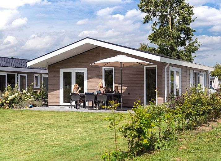 Gezellig terras bij Leijhoeve 6 personen in Nieuwerkerk aan den IJssel, vakantiehuis in Zuid-Holland.