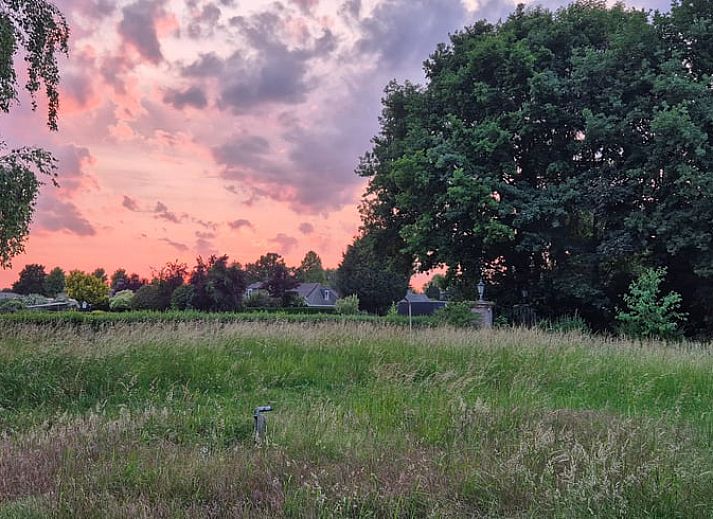 Stylish bathroom with sink in Cottage in Overasselt, perfect for a luxury vacation in Rijk van Nijmegen, Gelderland.