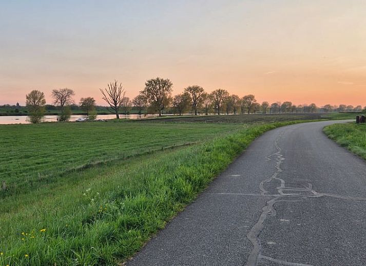 Stylish bathroom with sink in Cottage in Overasselt, perfect for a luxury vacation in Rijk van Nijmegen, Gelderland.