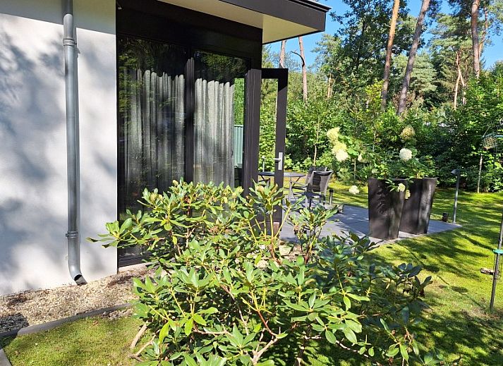 Attraktives Schlafzimmer im Ferienhaus Borkerijck, Holten, Salland, Overijssel mit Naturdekor und moderner Einrichtung.