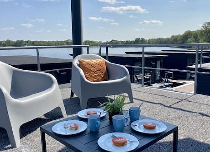 Huren Houseboat Middelaar