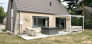 Verblijf 443028 - Vakantiewoning West Brabant - Forest Escape-Luxe natuurhuis met Sauna & Jacuzzi