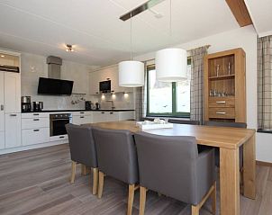 Moderne keuken in 6 Persoons villa met sauna, De Cocksdorp, Texel, Waddeneilanden met ruime eetkamer.