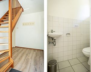 Trap en toilet in Bungalow De Witte Hoek 5 pers. 142, De Cocksdorp Texel, met houten accenten.