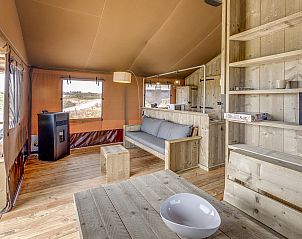 Volledig uitgeruste keuken in Sluftervallei 6-persoons safaritent, De Cocksdorp, Texel, Waddeneilanden.